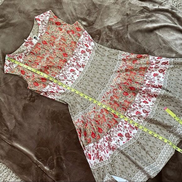 Julian Taylor Fit & Flare Printed Dress Tan Red Floral Sleeveless Polyester Sz 8 - Picture 13 of 13